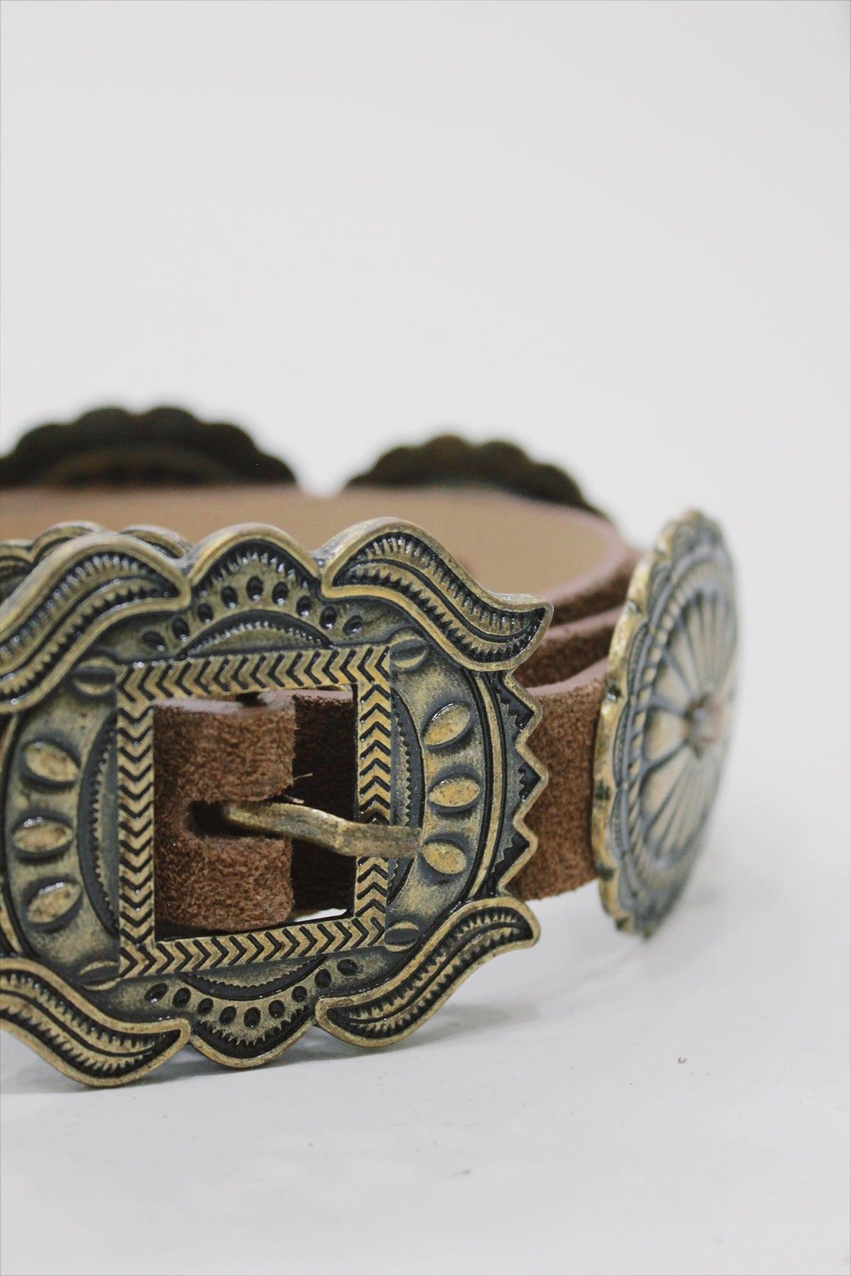 Cinto De Couro Marrom Com Fivela Ouro Velho Yacamim #663