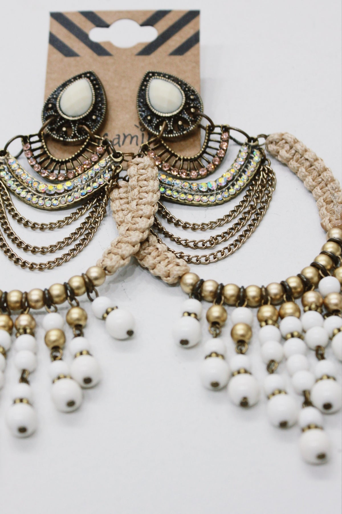 Brinco Artesanal De Miçangas Bege Yacamim #685