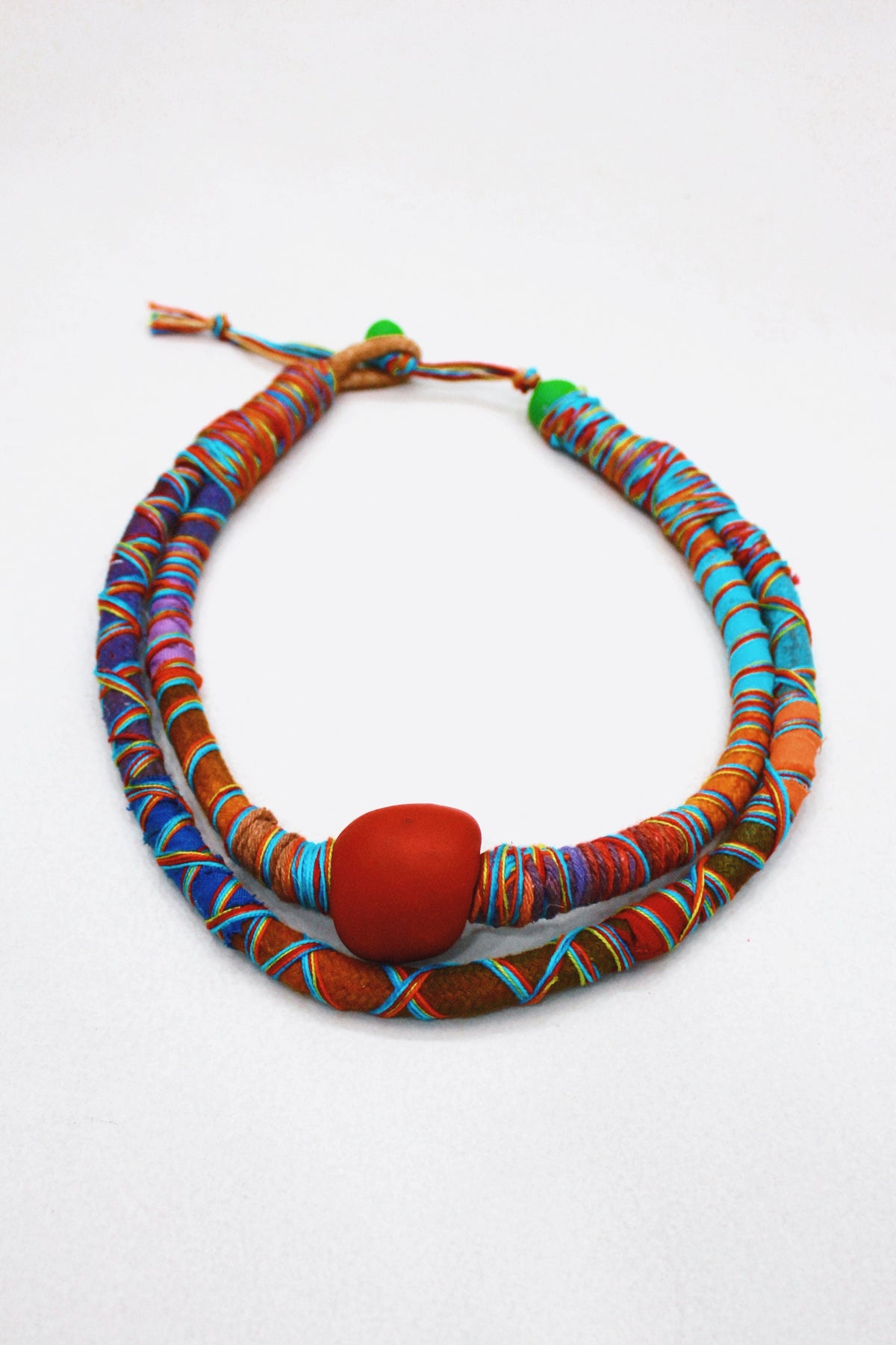 Colar Artesanal De Cordas Coloridas Yacamim #419