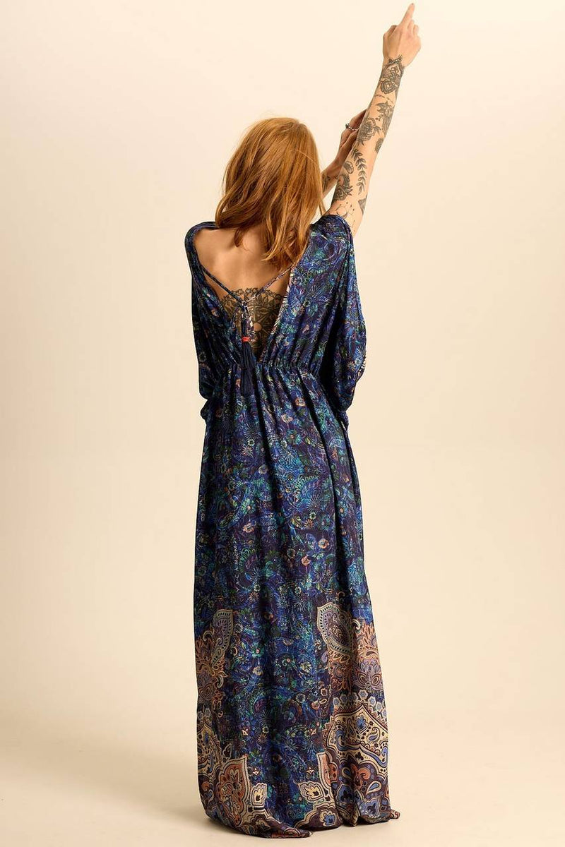 Vestido Longo Com Decote V Azul Estampa Paisley Yacamim