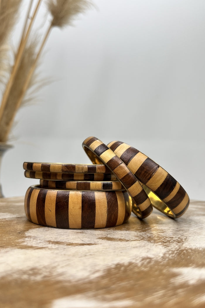 Kit De Pulseiras De Metal E Madeira Listrada Marrom Yacamim #176