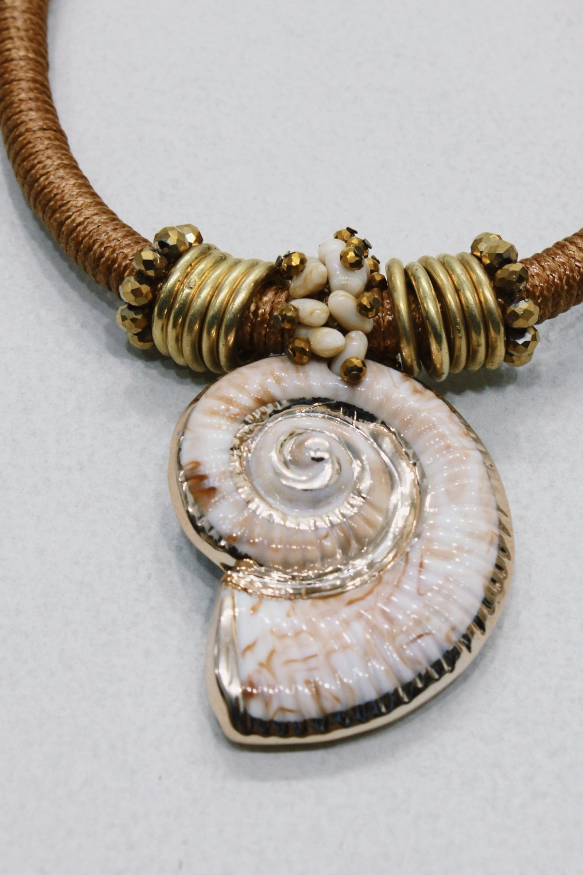 Colar Artesanal Com Pingente De Concha Yacamim #627