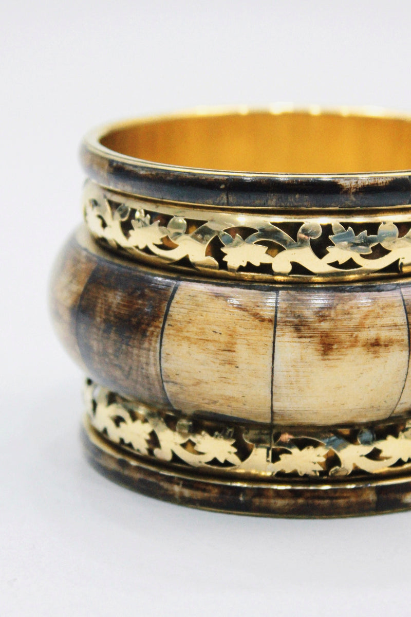 Pulseira Bracelete Largo De Metal Com Estampa Madeira Yacamim #440