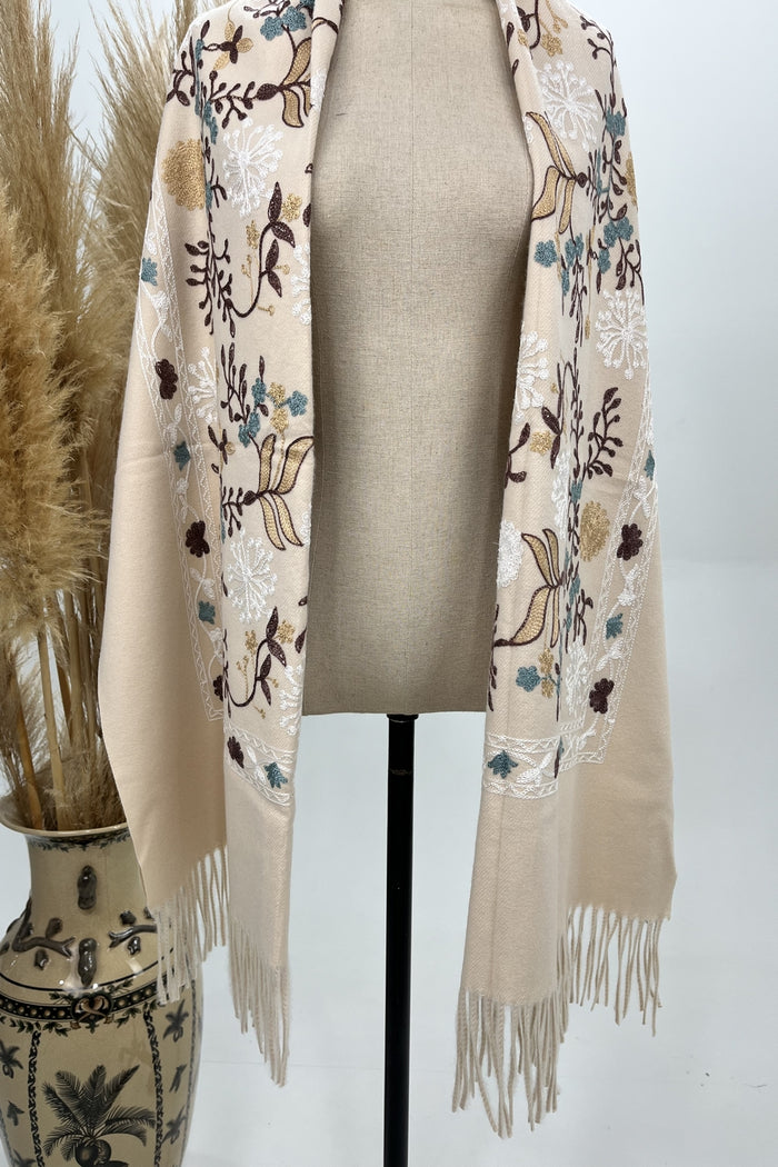 Cachecol Cashmere Bege Bordado Yacamim #233