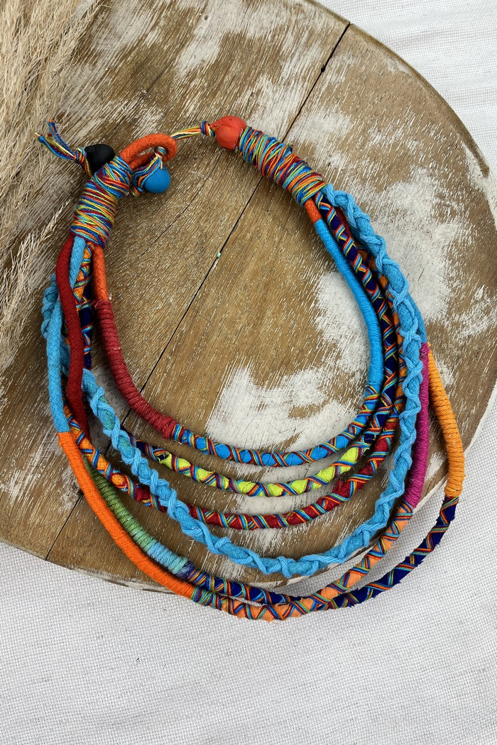 Colar Artesanal De Cordas Coloridas Yacamim #210