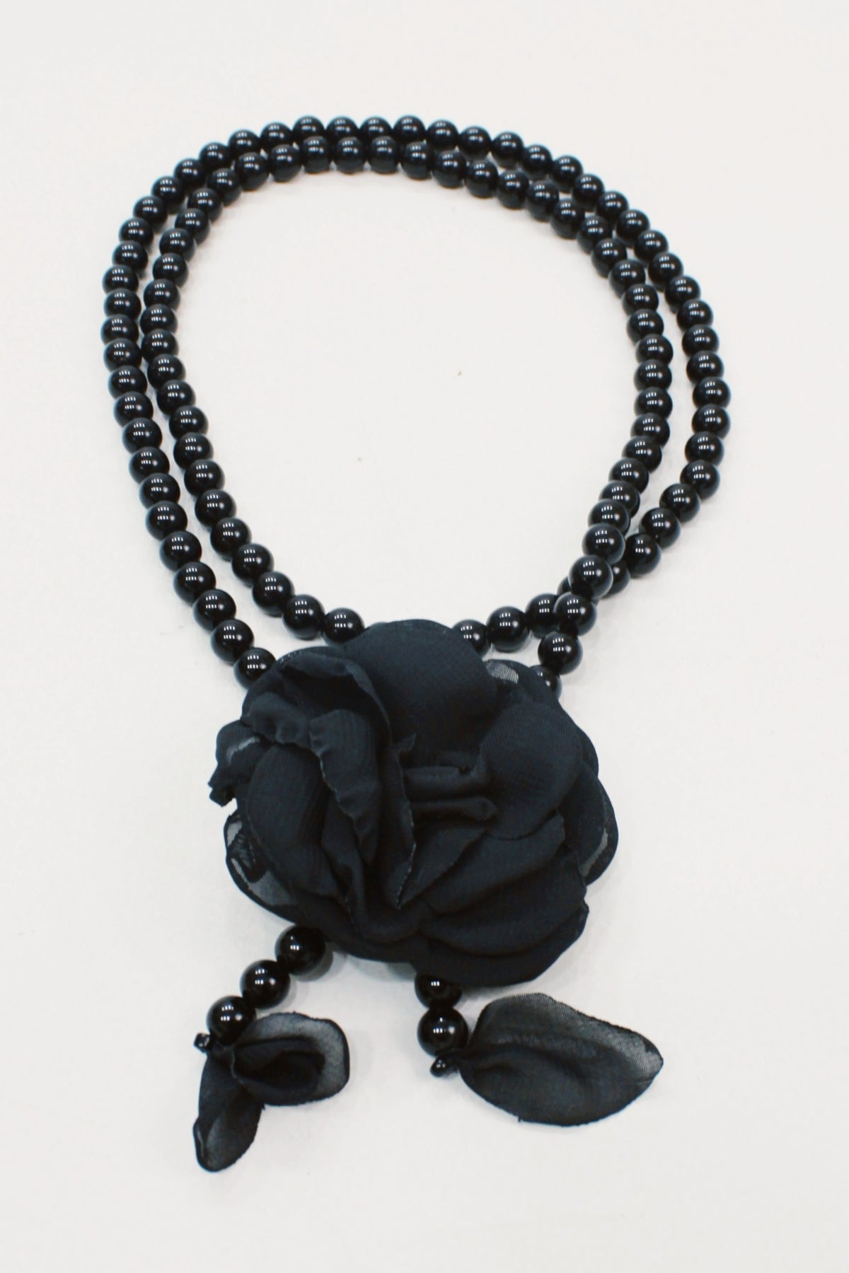 Colar Ave Maria Com Flor Preta Yacamim #594