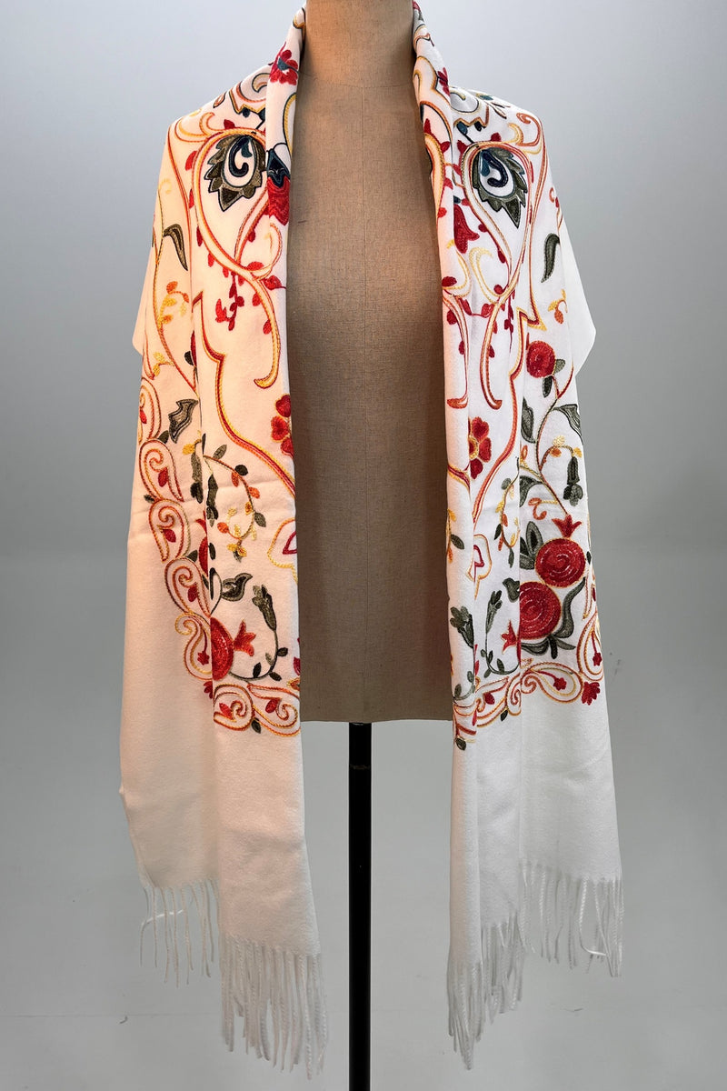 Cachecol Cashmere Branco Bordado Yacamim #311