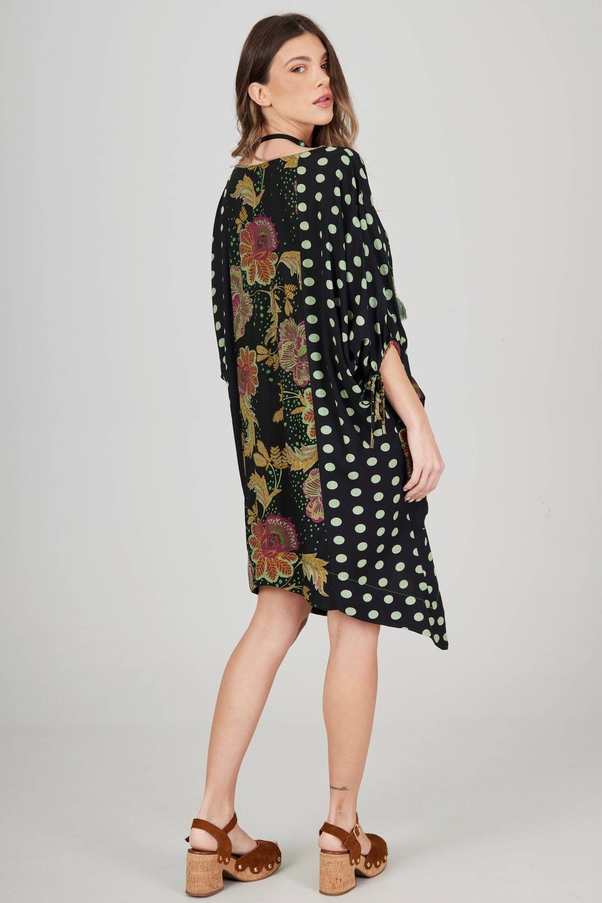 Vestido Curto Com Preto E Verde Patchwork De Poá Yacamim D8