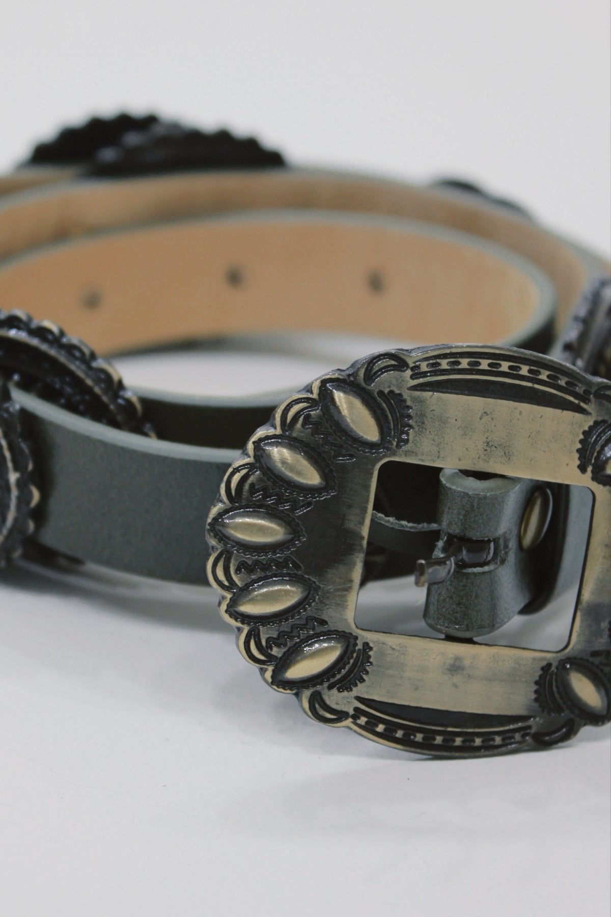 Cinto De Couro Verde Escuro Com Fivela Ouro Velho Yacamim #671