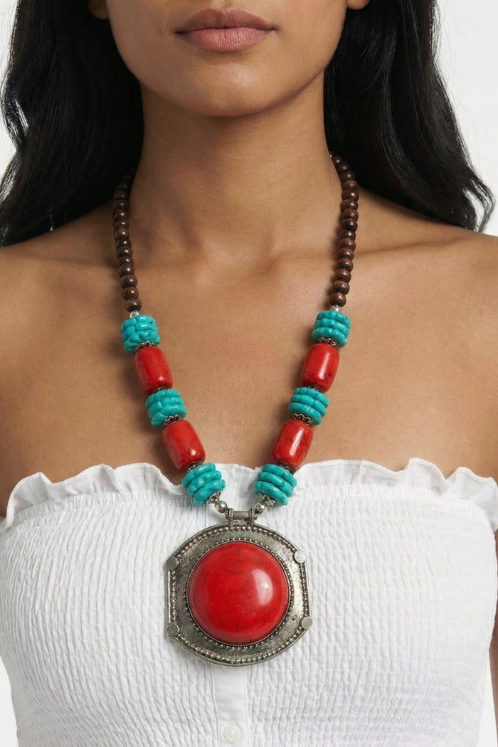 Colar Indiano Com Medalhão E Pedra Vermelha #831