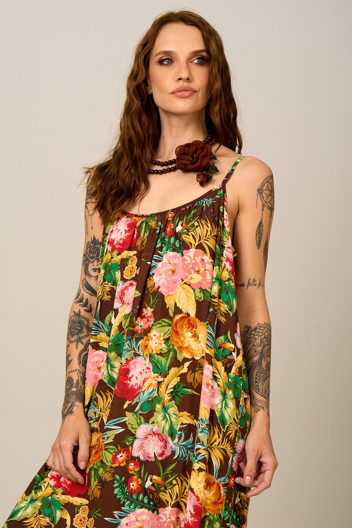 Vestido Longo De Alças Reguláveis Marrom Floral Yacamim C16