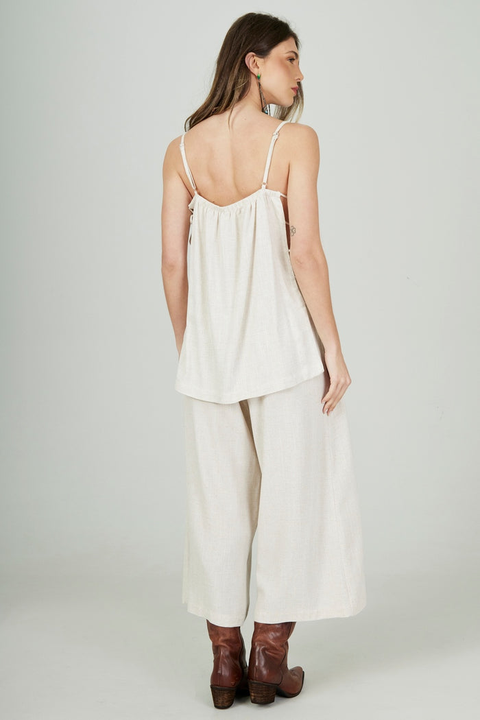 Calça Pantacourt Viscolinho Com Sobreposto Bege Yacamim H4