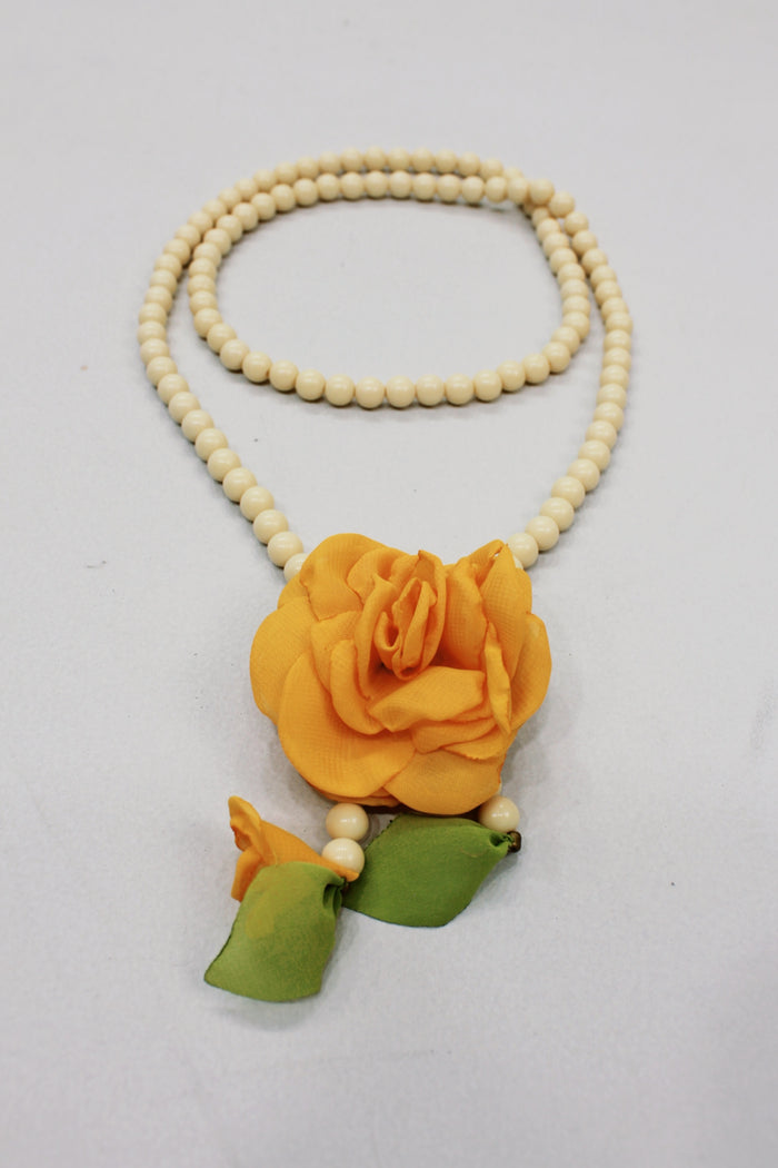 Colar Ave Maria Com Flor Amarela Yacamim #585