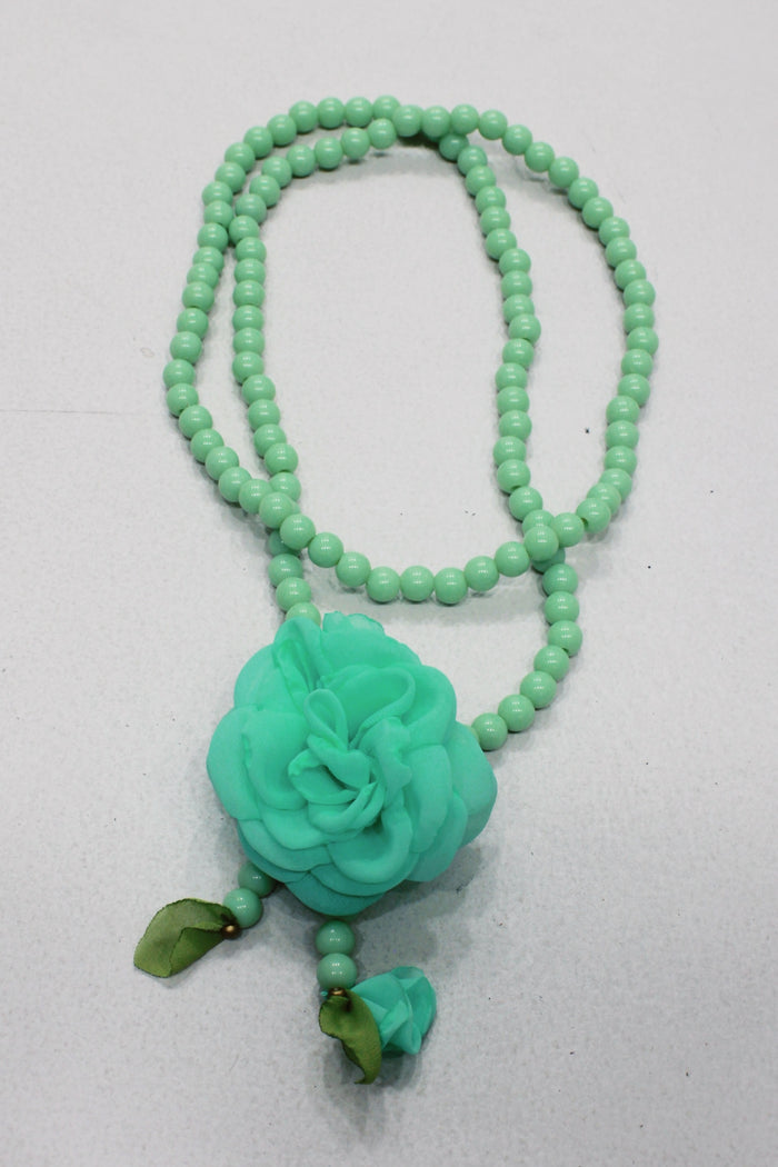 Colar Ave Maria Com Flor Verde Claro Yacamim #638