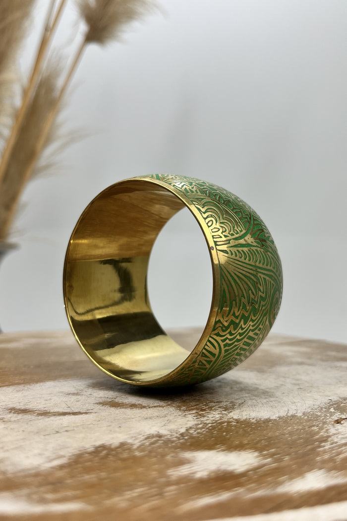 Pulseira De Metal Com Desenho Gravado Verde Yacamim #183