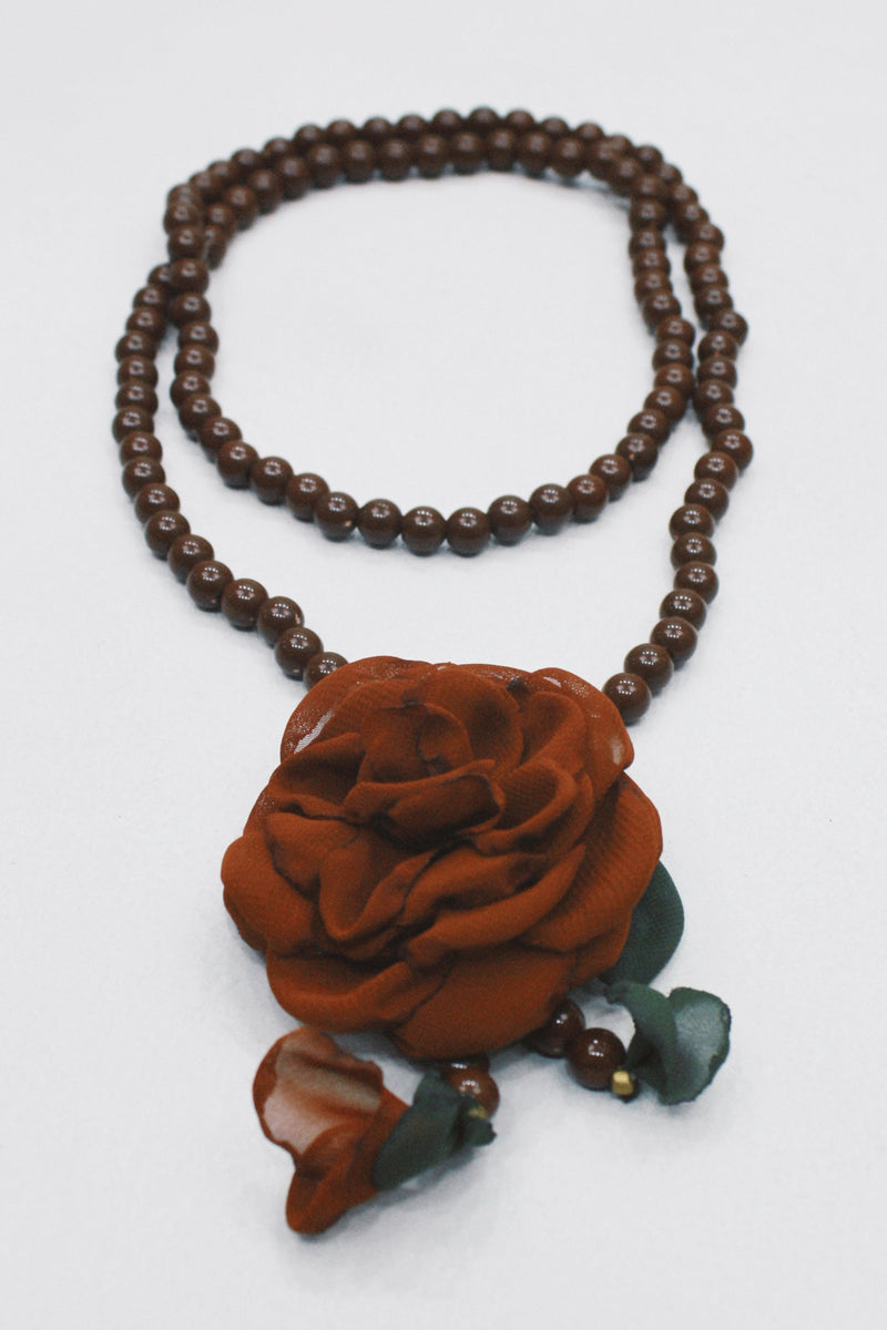 Colar Ave Maria Com Flor Marrom Yacamim #505