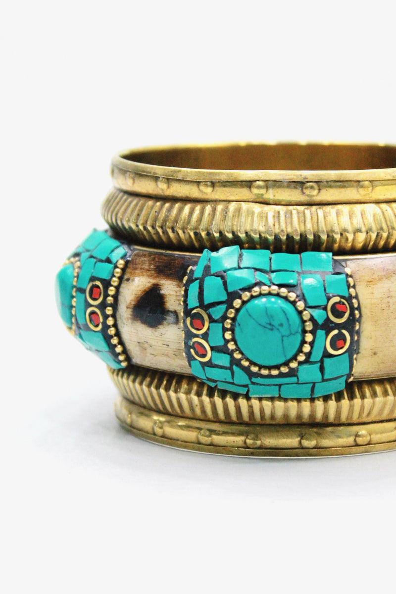 Pulseira Bracelete Largo De Metal Com Pedras Verdes Yacamim #449