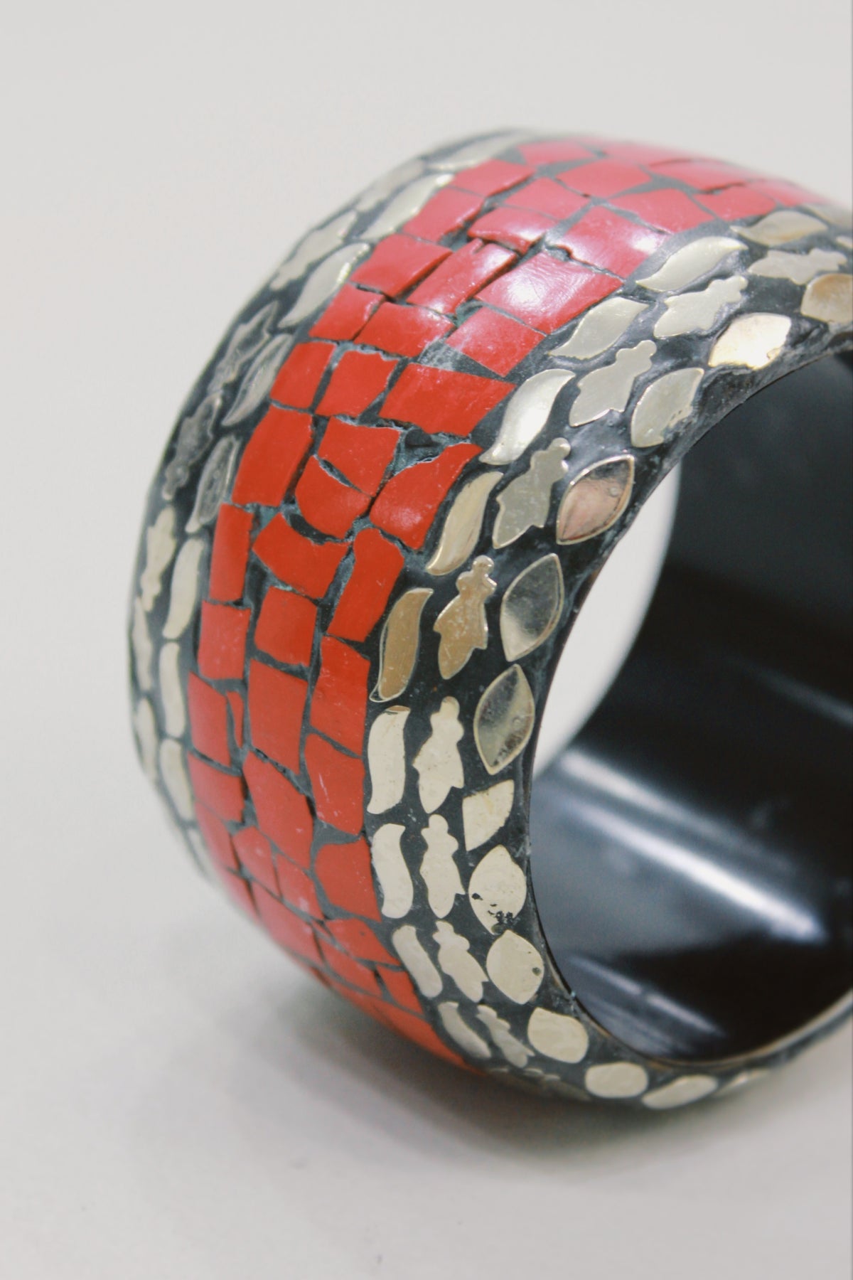 Pulseira Bracelete Largo De Metal Com Pedras Yacamim #583