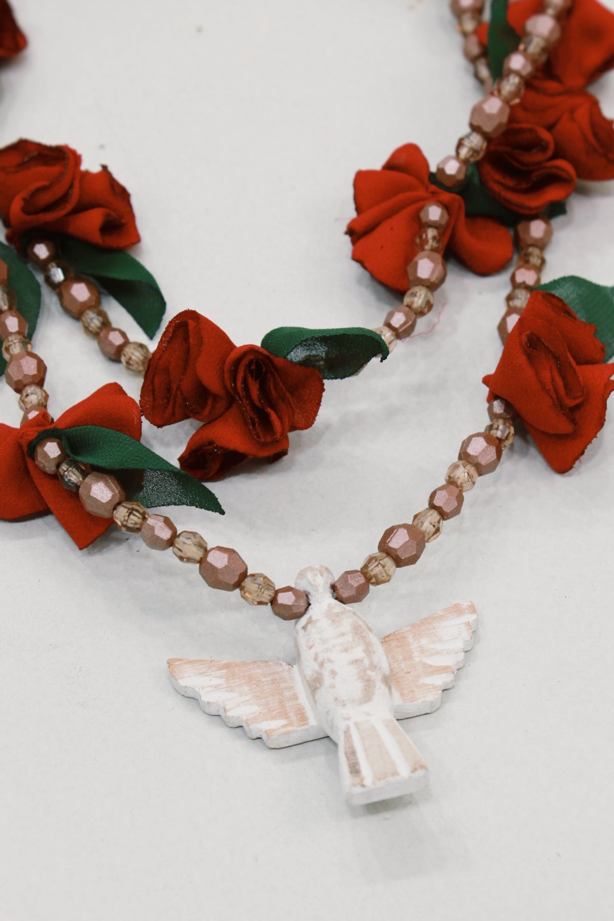 Colar Espírito Santo Flores Bordô Yacamim #593