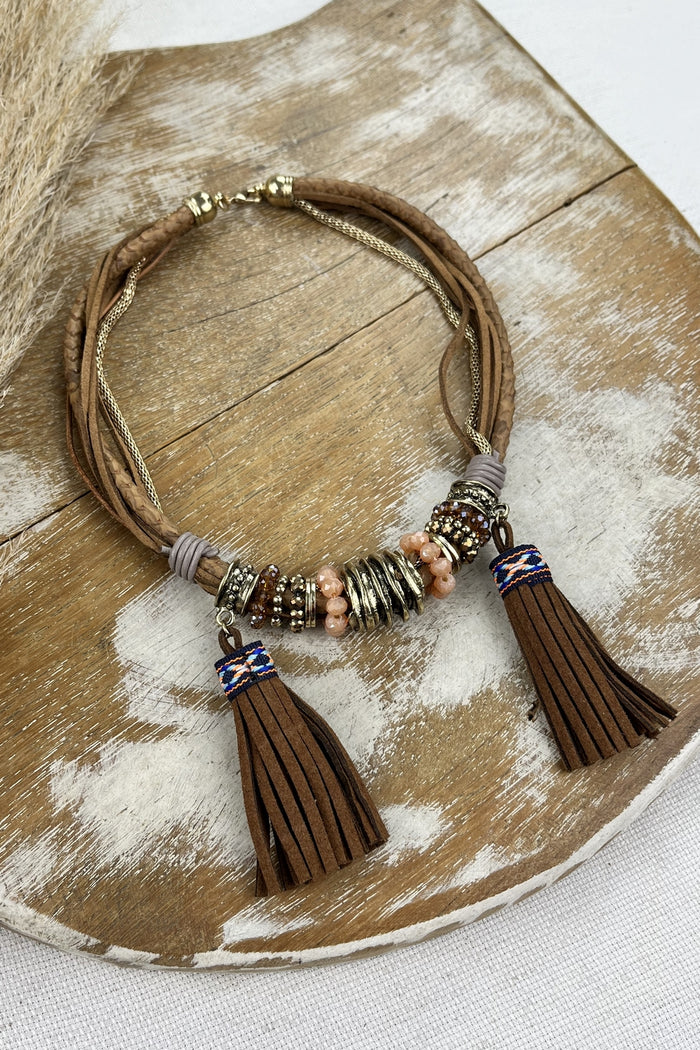 Colar Artesanal De Courino Com Pingentes De Pompons De Camurça Yacamim #196