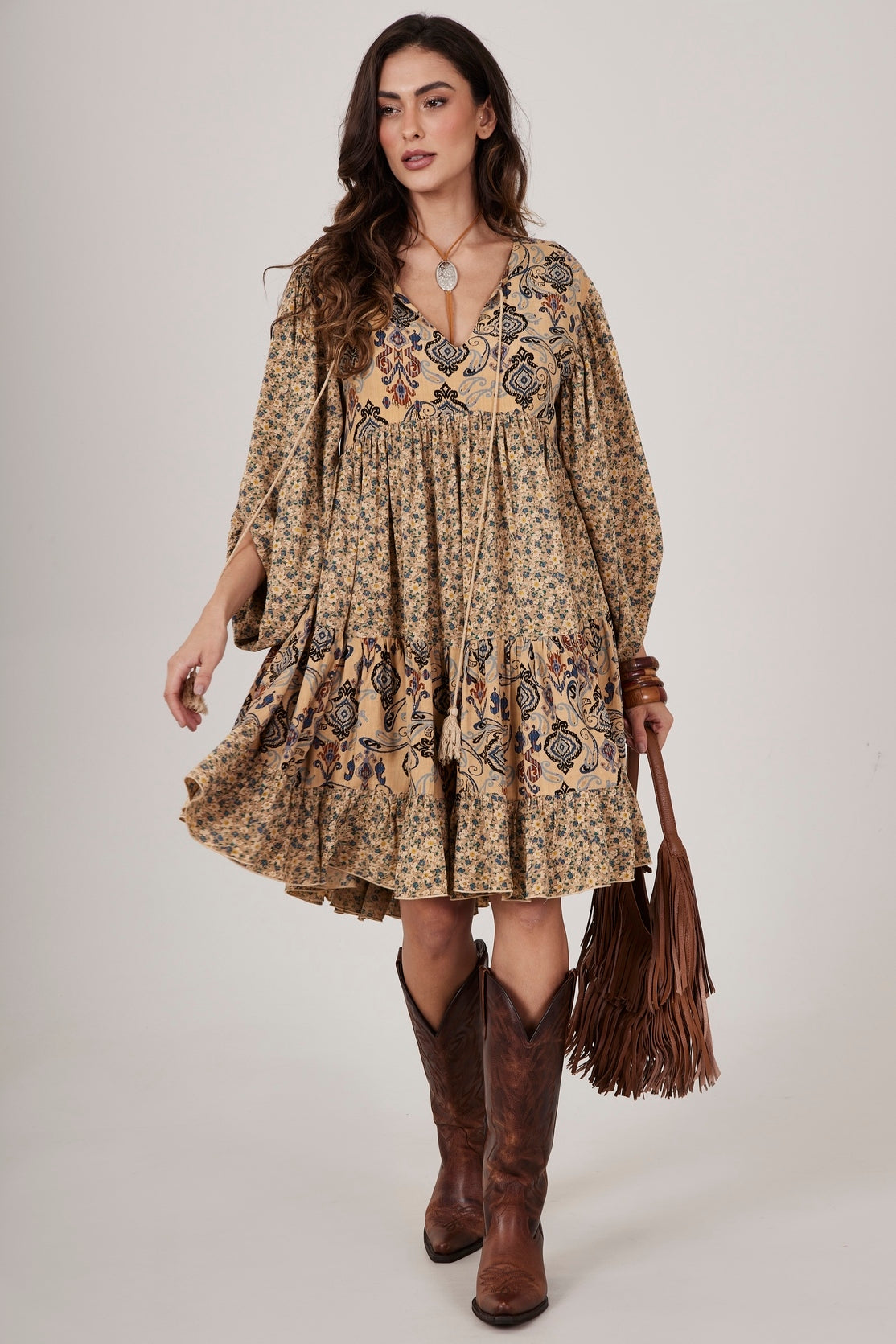 Vestido Curto Marrom Claro Patchwork Yacamim E26