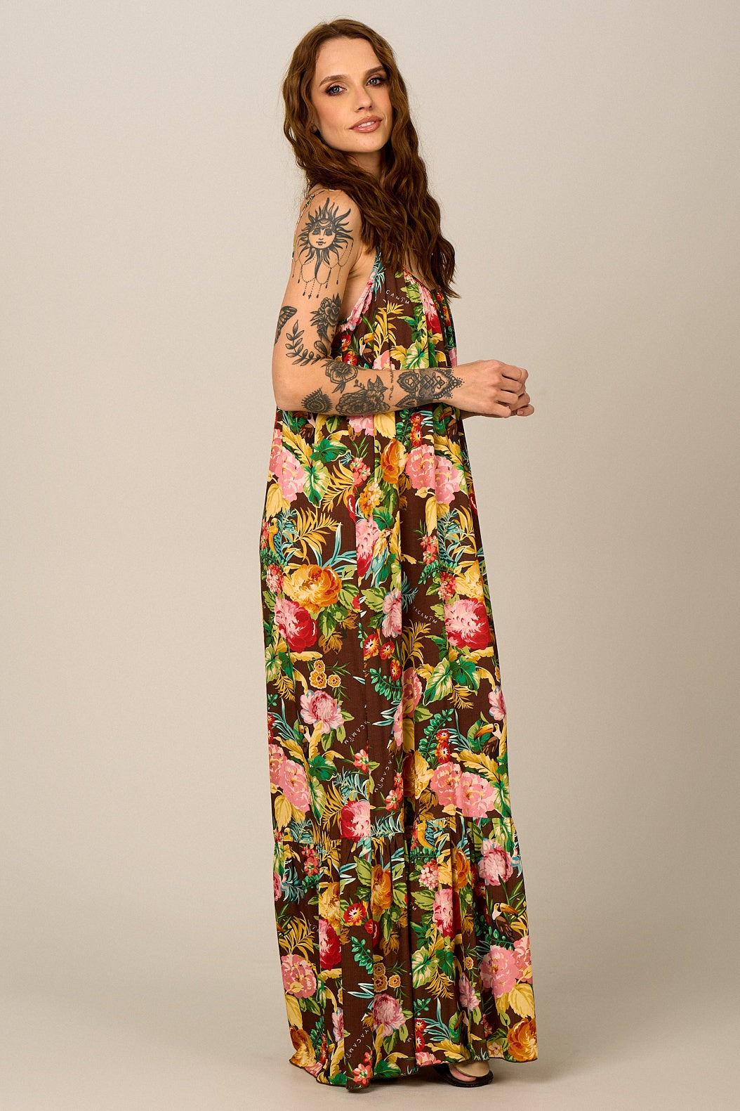 Vestido Longo De Alças Reguláveis Marrom Floral Yacamim C16