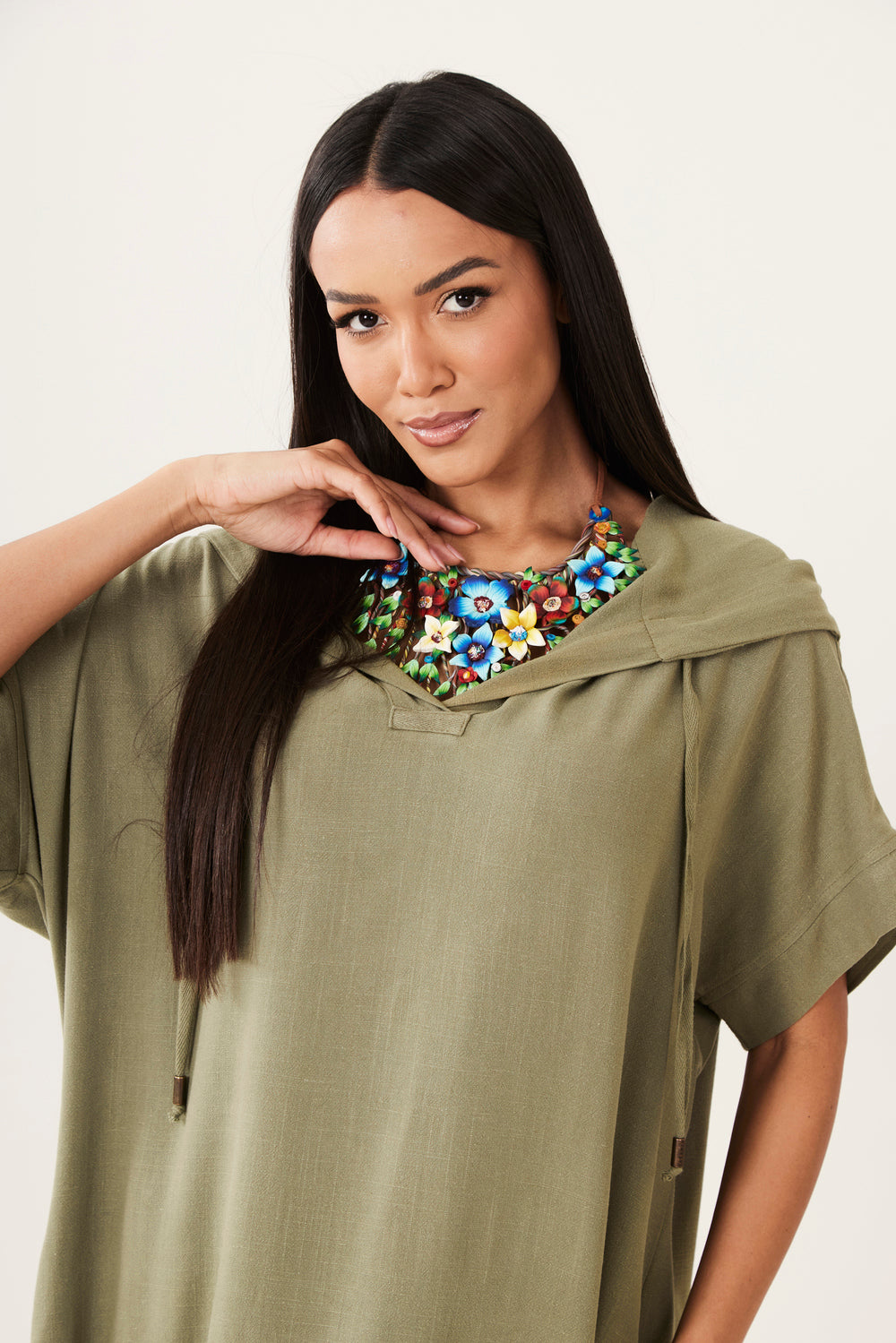 Vestido Midi De Viscolinho Com Capuz Verde Militar Yacamim E1