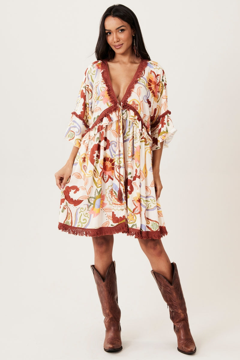 Vestido Curto Aberto Com Franjas Bege Cashmere Yacamim E5