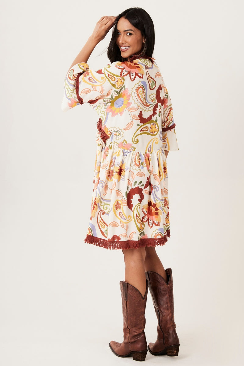 Vestido Curto Aberto Com Franjas Bege Cashmere Yacamim E5